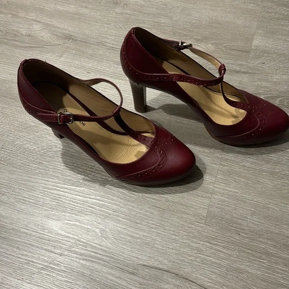 Antonio Melani burgundy high heel Mary Jane’s - Picture 2 of 4